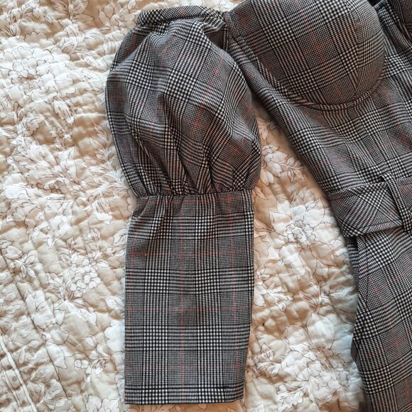 GUESS "Alexa" Grey Plaid Belted Bustier Puff Sleeve Jumpsuit - Size 0 - Picture 9 of 12